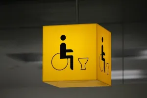Jak wybrać schodołaz transportowy dla firmy